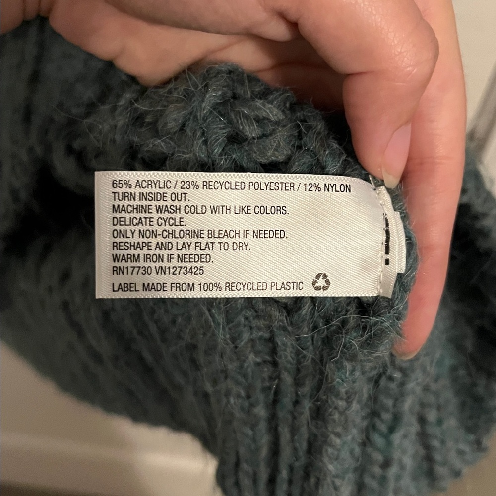 Universal Threads Chunky Knit Sweater 🌟 - Picture 9 of 10